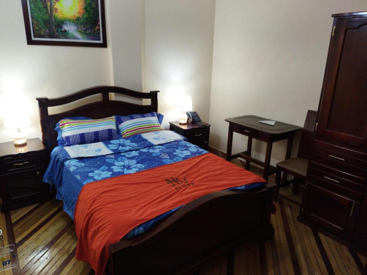 Hotel Velanez Suite Риобамба Экстерьер фото